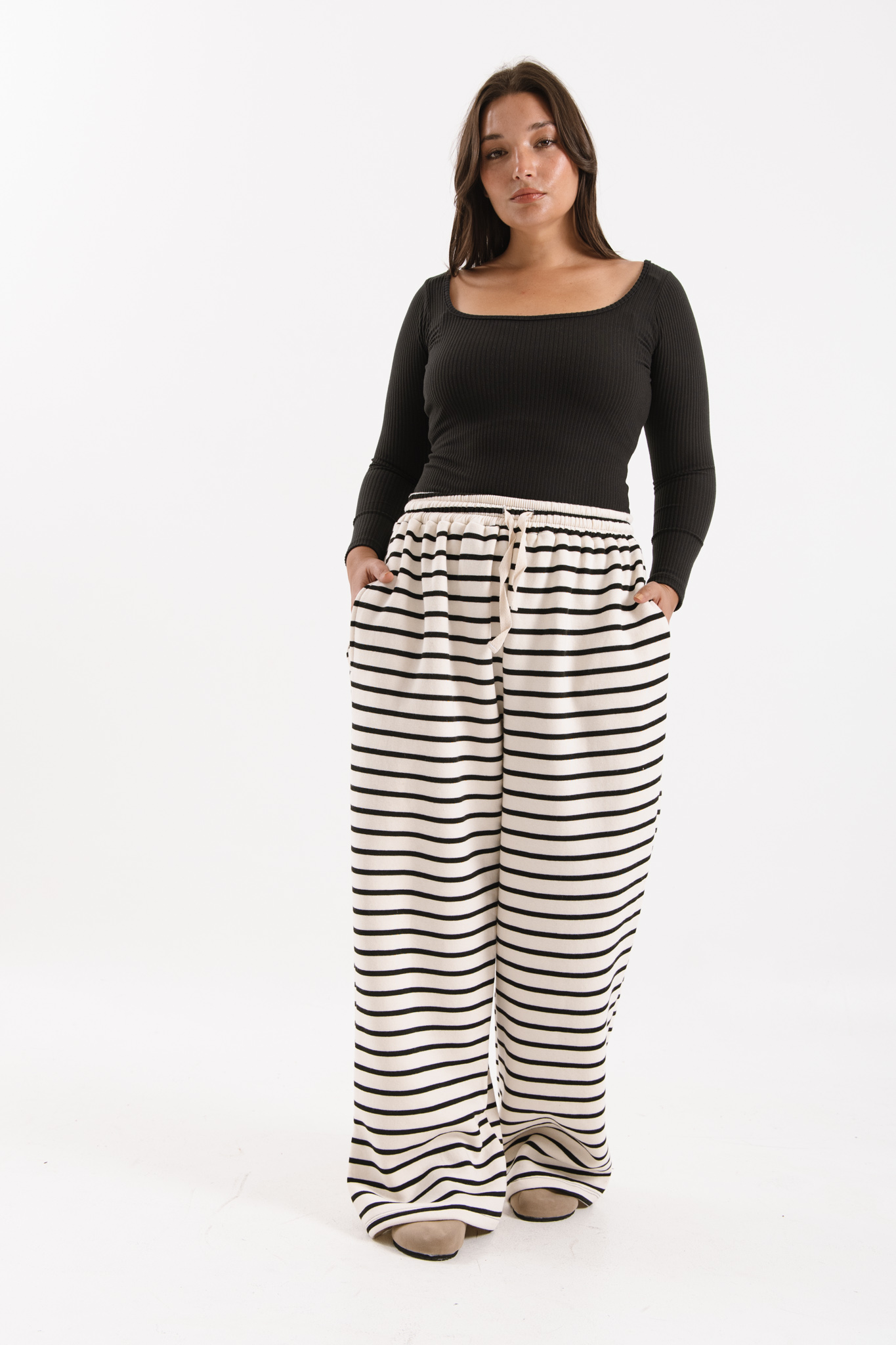 Pantalón frisado LAND - Image 12