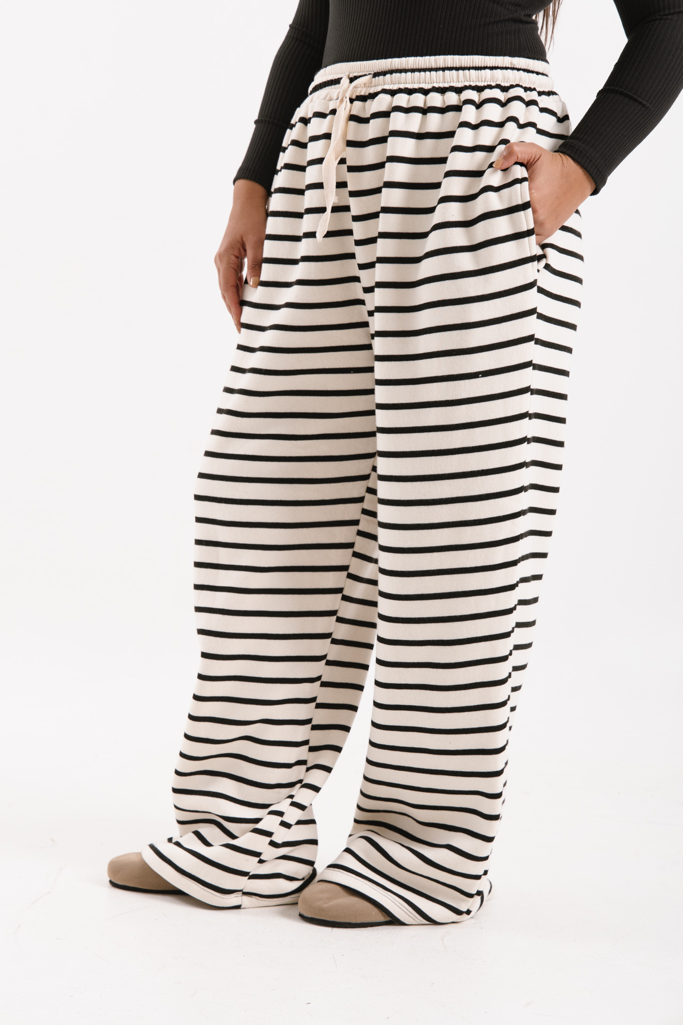 Pantalón frisado LAND - Image 9